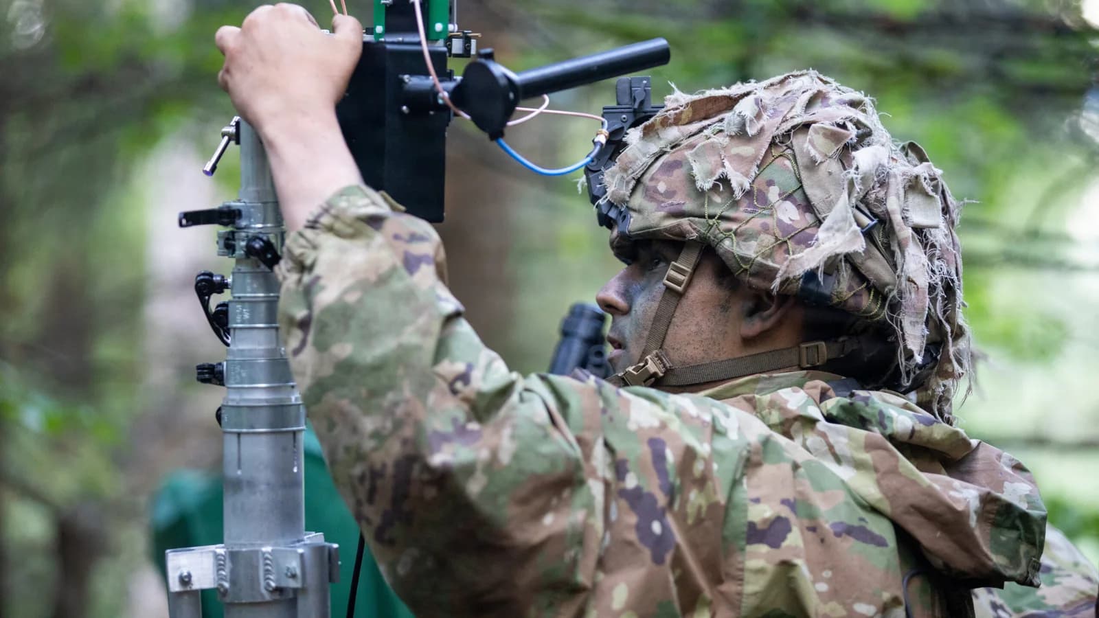 A U.S. Army soldier adjusts counter-drone equipment during Saber Junction at Hohenfels, Germany, August 29, 2026. File photo; not a Canadian deployment or a newly delivered award system.