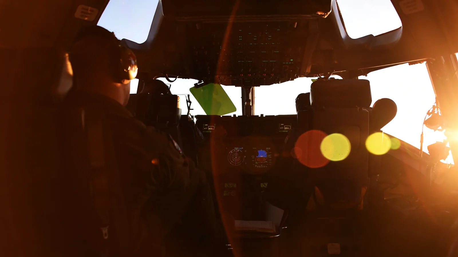 Historical Arctic airlift context: C-17 pilots fly toward Thule during Amalgam Dart on August 19, 2020. This photograph does not depict POLAR-1.